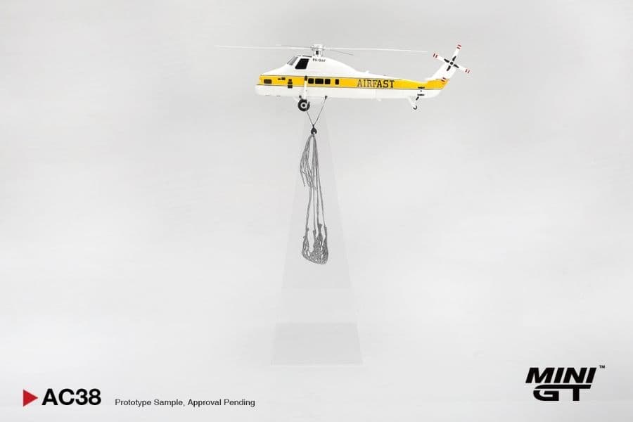 Xe mô hình Mini GT MGTAC38 Sikorsky S58T Helicopter 1985 Camel Trophy – góc đuôi xe