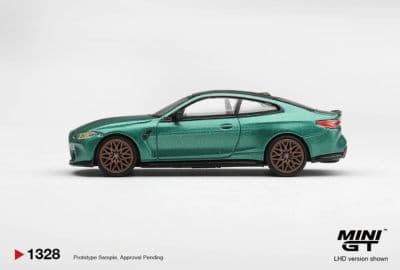 Góc sau mô hình Mini GT MGT01328 BMW M4 CS Frozen Isle of Man Green Metallic LHD tỉ lệ 1:64