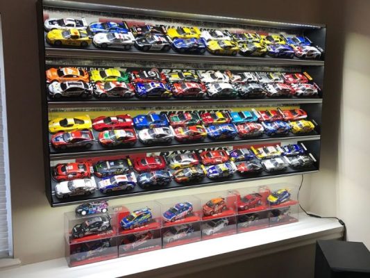 Display case là gì? Cách chọn tủ trưng bày mô hình phù hợp Theo kích thước (1:64, 1:24, 1:18…)
