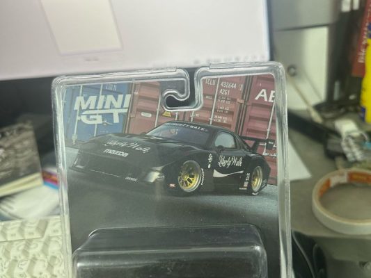 Blister Diecast là gì? Cách nhận biết lỗi & mẹo tránh móp nứt khi mua hàng Trầy xước Blister